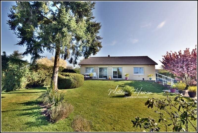 Maison à GROSSOEUVRE