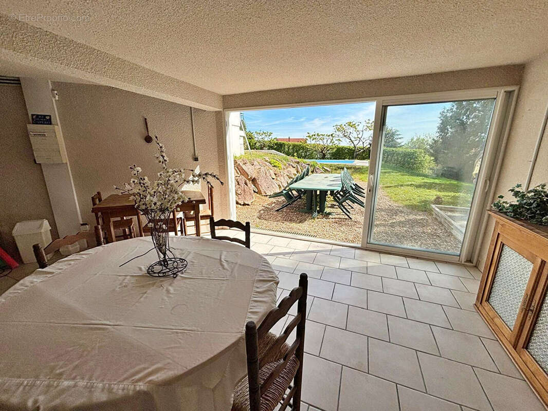 Maison à RENAISON