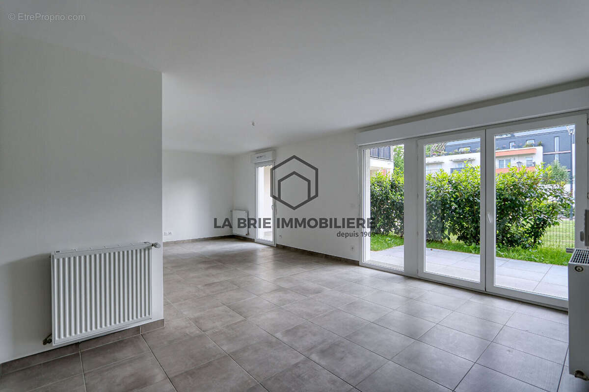 Appartement à EMERAINVILLE