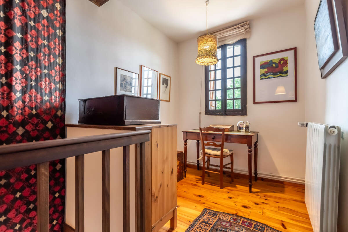 Maison à CHARLAS