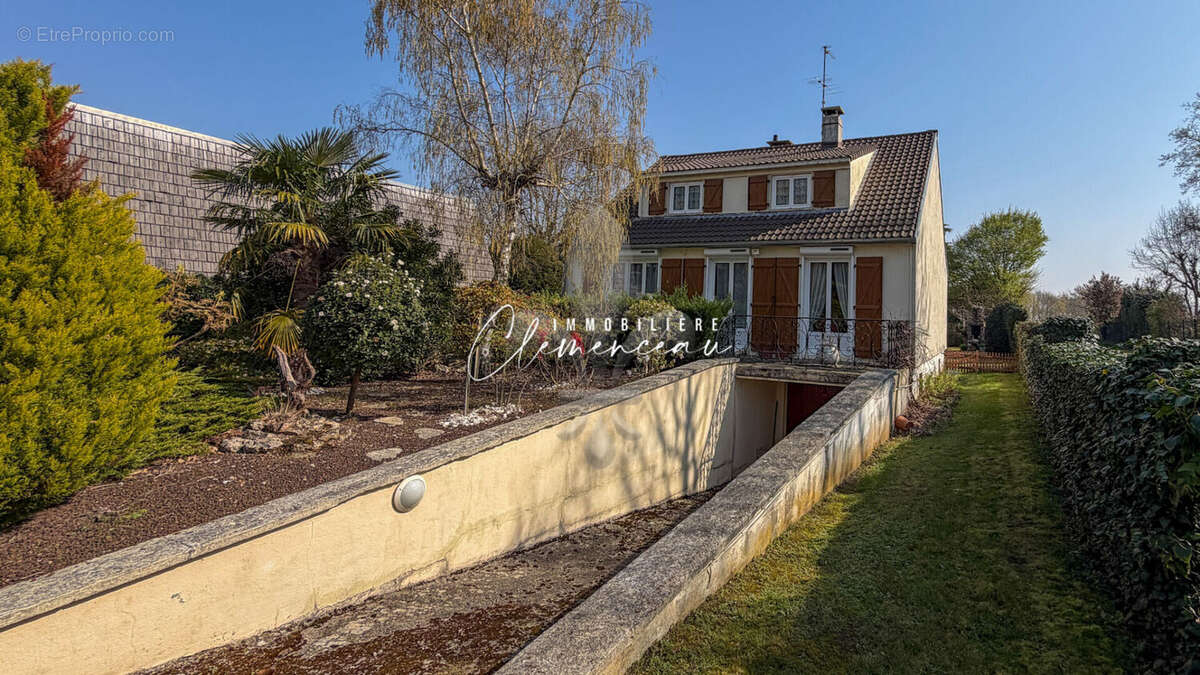 MEDAN - Maison familiale 4 chambres -125 m² -Terrain 1 357 m² - photo 2