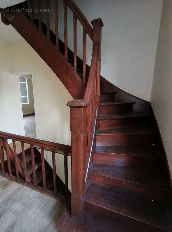 Maison à SAINT-SULPICE-LAURIERE