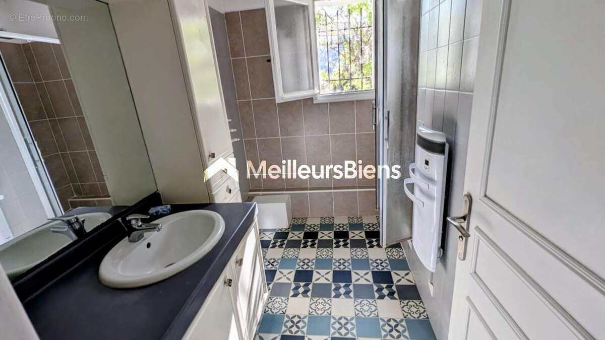 Maison à SAINT-FELIX-DE-LODEZ