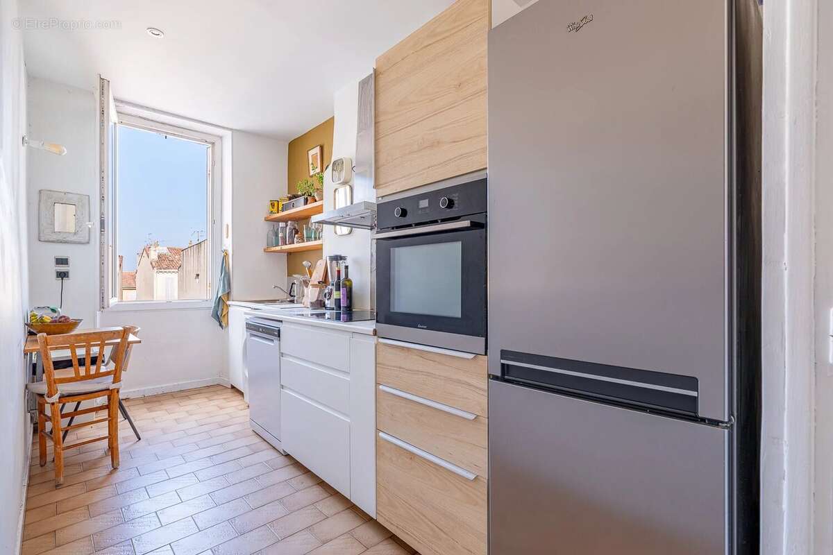 Appartement à MARSEILLE-1E
