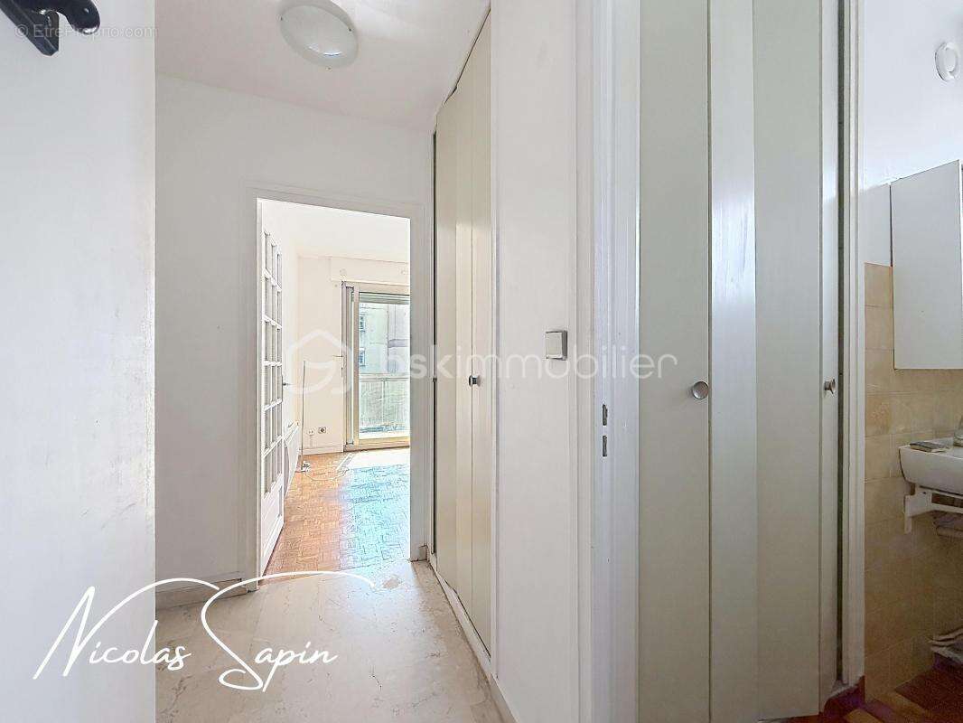 studio avec balcon et place de parking - photo 8