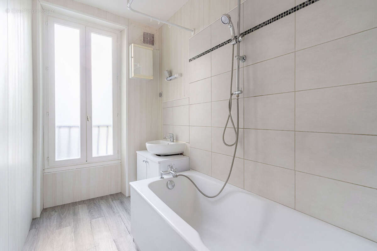 Appartement à PARIS-19E