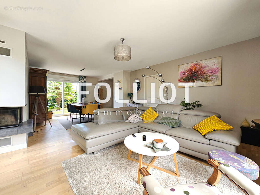 Maison 7 pièces 6 chambres à vendre à Cresserons - vie au RDC - photo 4