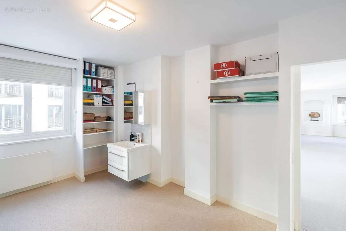 Appartement à PARIS-8E