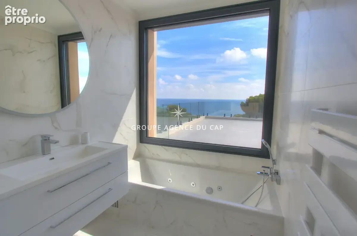 À vendre villa contemporaine de 350m² 8 pièces avec vue mer, à pied des plages et des commerces des issambres - photo 12