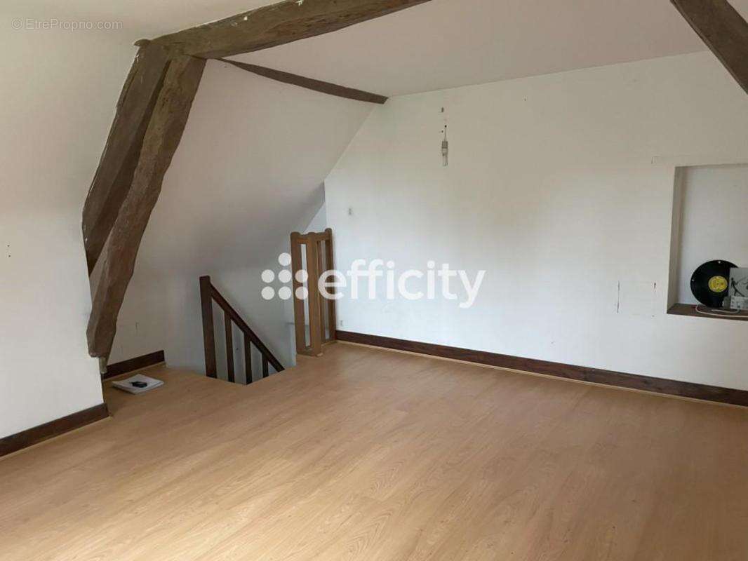 Maison à LA CHAPELLE-SOUEF