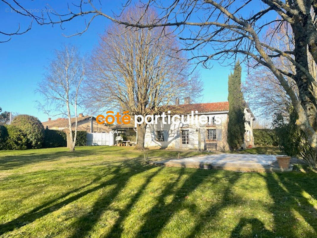 Maison à MONTJOIRE