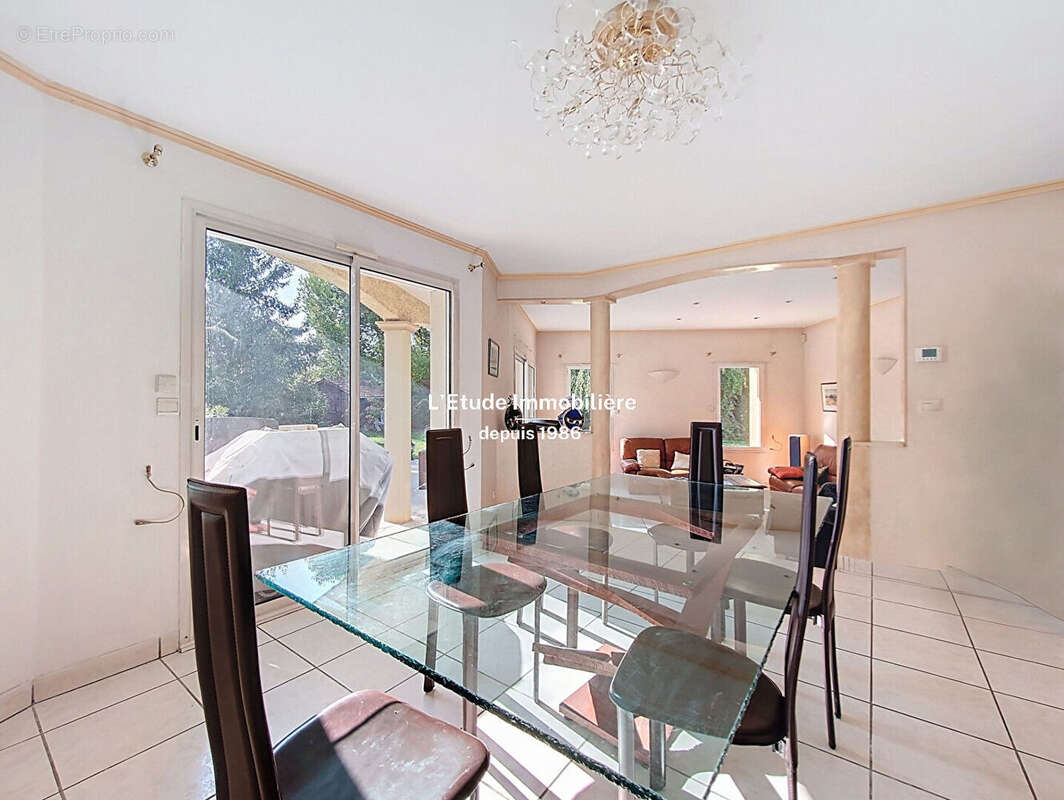 Maison à FONTAINES-SAINT-MARTIN