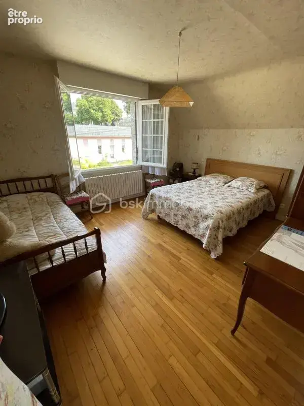 PLOËRMEL CENTRE – Maison familiale 174 m² – 5 chambres – Terrain 1 000 m² divisible et constructible - photo 11