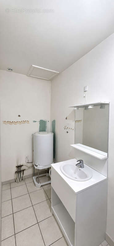 HYÈRES CENTRE — Appartement T2 - photo 5
