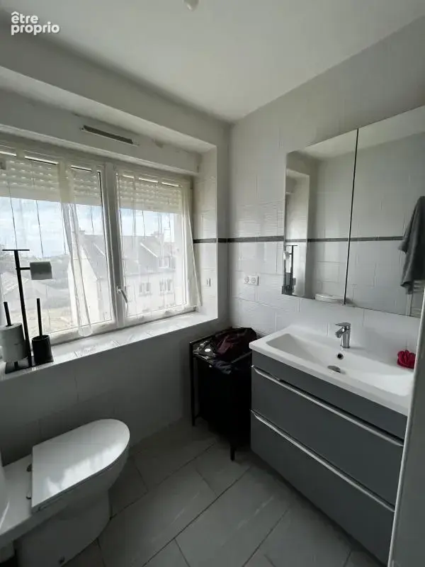 Maison avec 3 appartements et hangar - Proche du bourg - photo 6