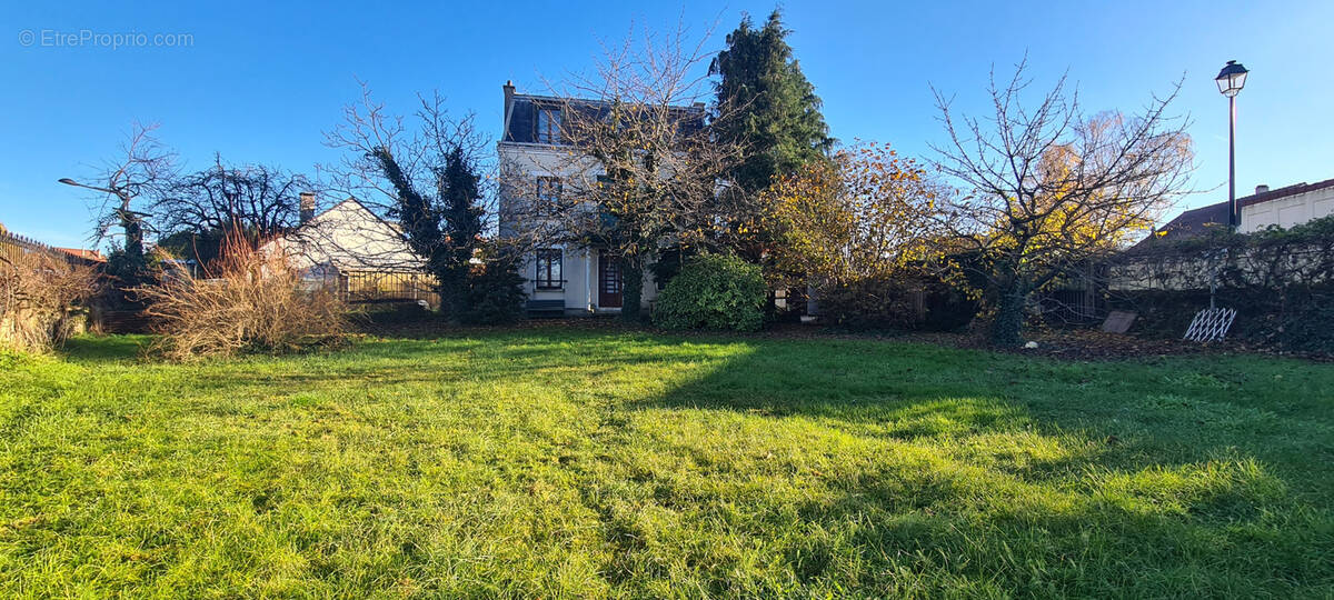 Maison à LIMEIL-BREVANNES