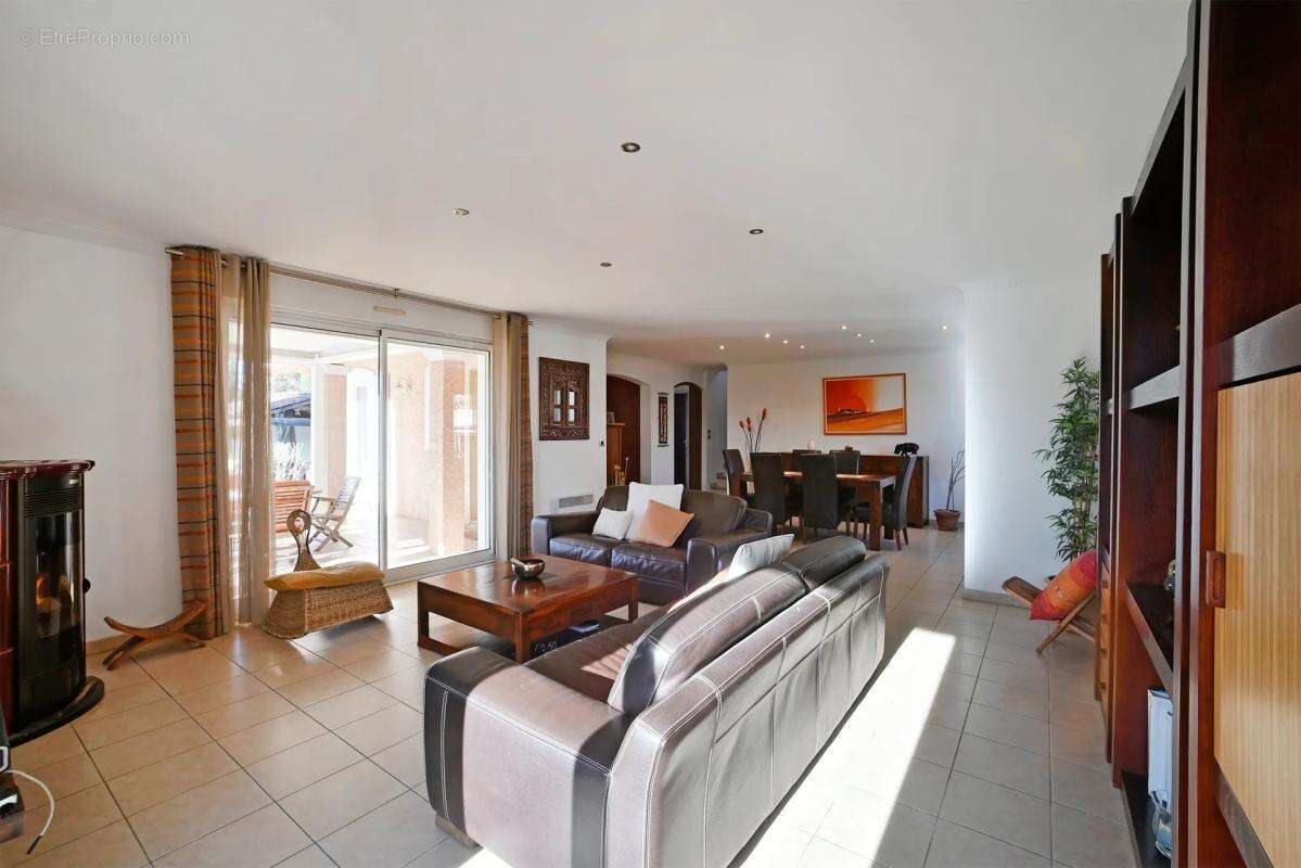 Maison à SAINT-GILLES