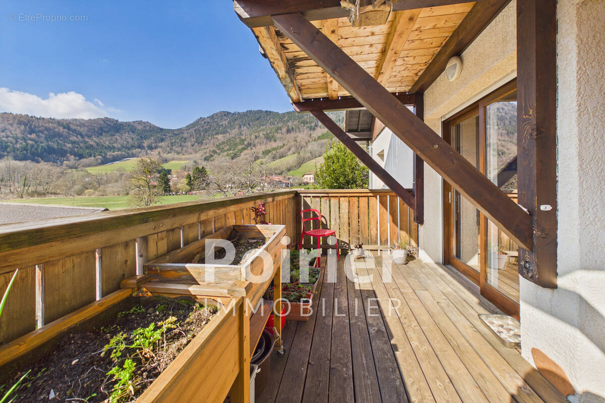 Appartement à REYVROZ