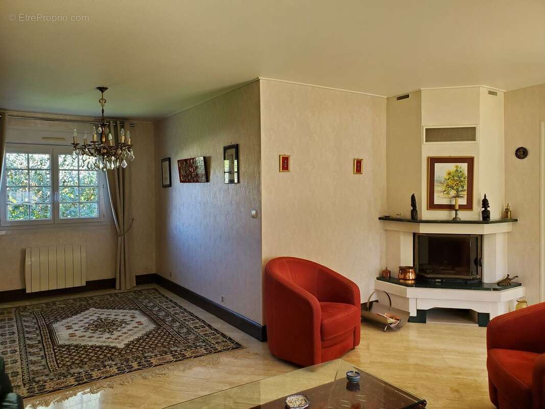 Maison à CHAMPNIERS