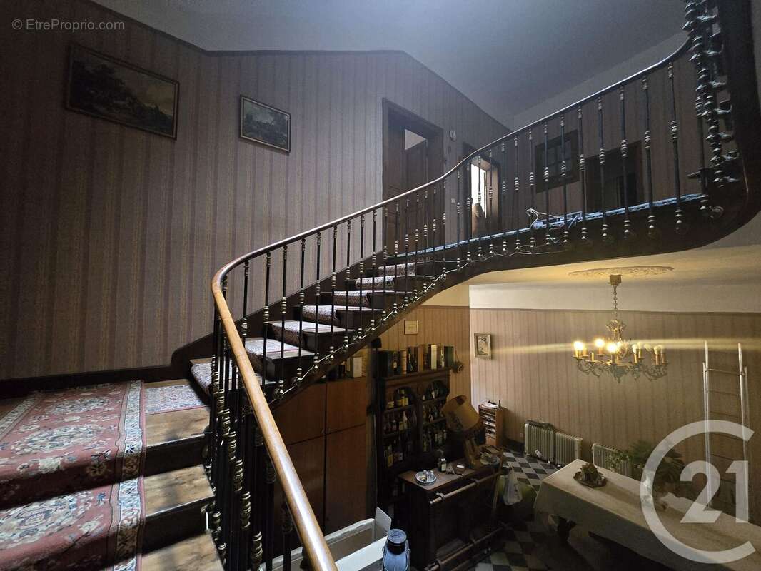 Maison à MONTESQUIEU-VOLVESTRE