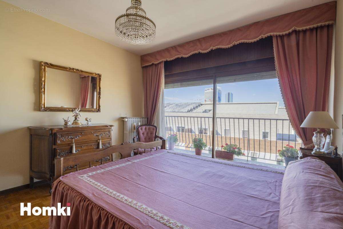 Appartement à MARSEILLE-3E