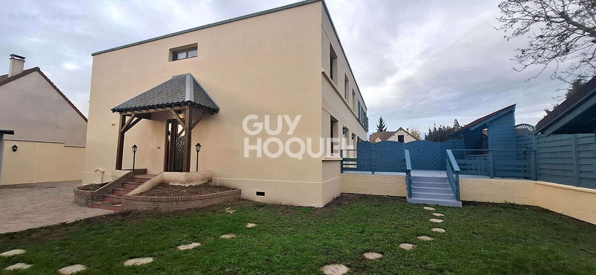 Maison à LES MUREAUX