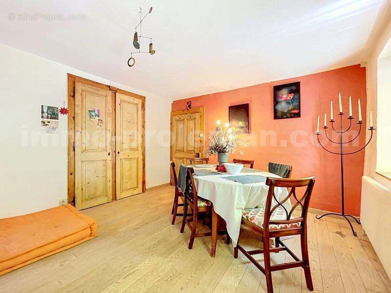 Maison_village_Fillinges_sejour_cuisine_chambre_terrasse_jardin_parking_ - Maison à FILLINGES