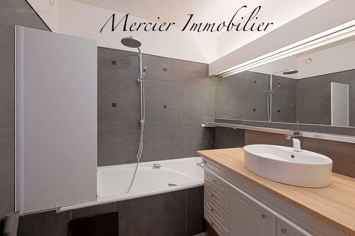 Appartement à PARIS-15E