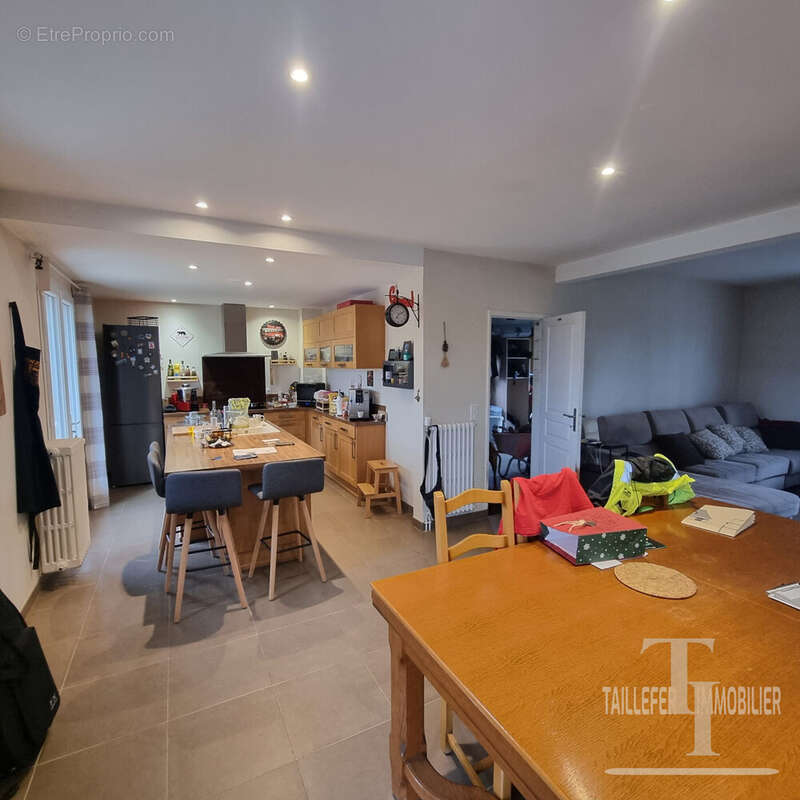 Maison à COULOUNIEIX-CHAMIERS