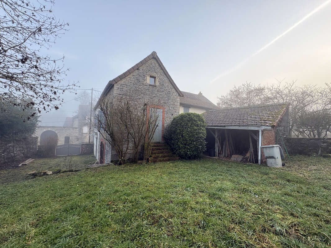 Maison à LA ROCHEPOT