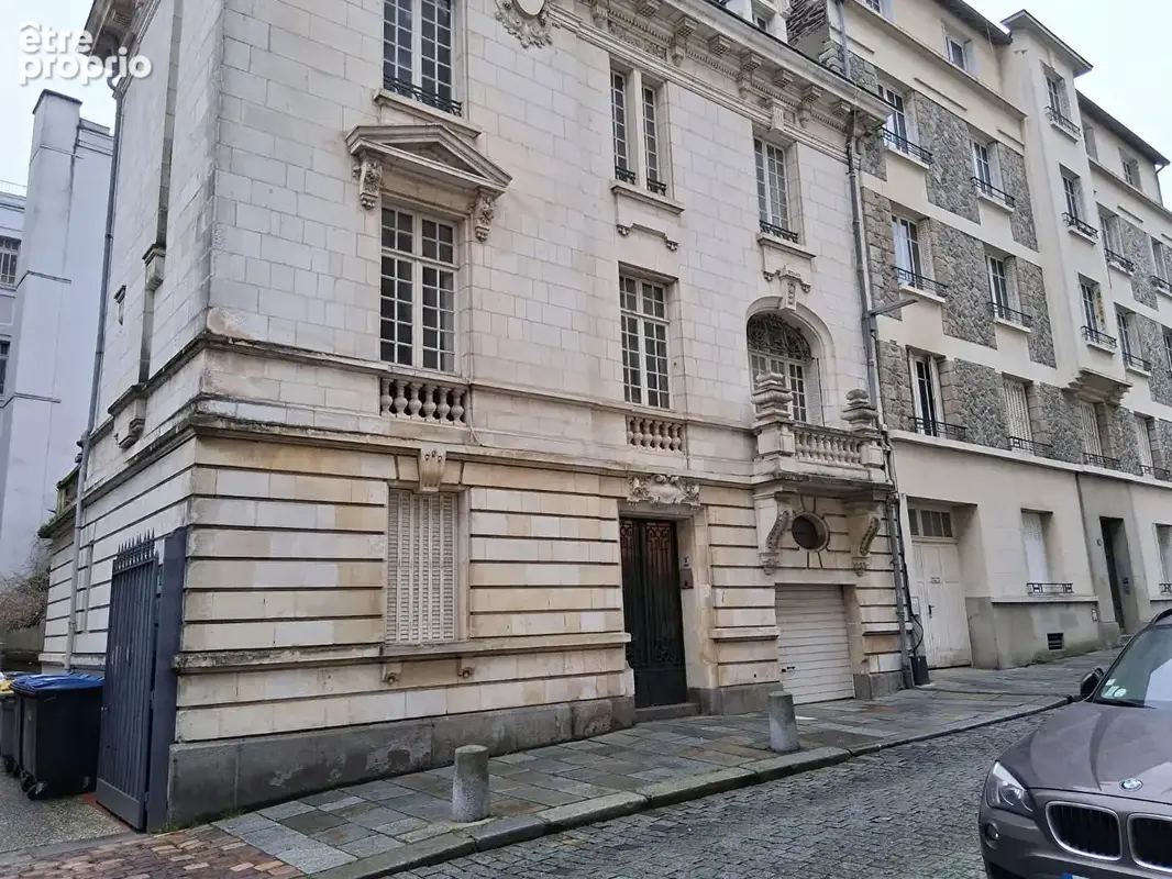 Bel hôtel particulier à vendre, centre-ville de Rennes, 250m² hab, 10 pièces, 8 chbres, garage. - photo 8