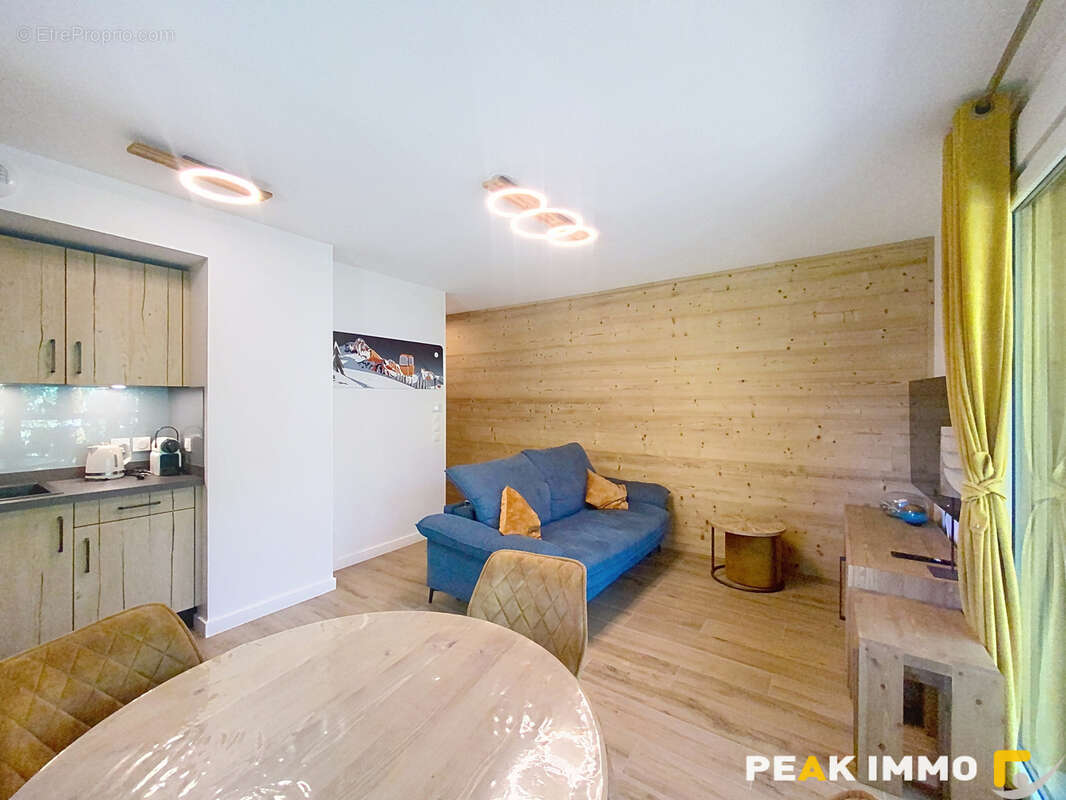 Samoëns   Appartement T2 de 44.76m2 récent avec grand balcon, vendu meublé - photo 3