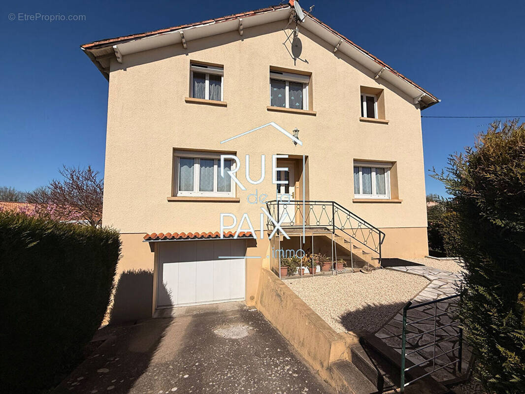 Maison à PARTHENAY