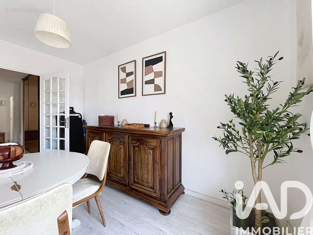 Photo 9 - Appartement à VILLEURBANNE
