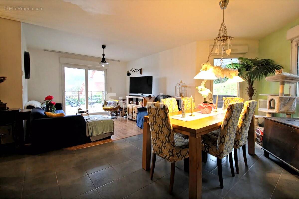 Maison à RAVILLOLES