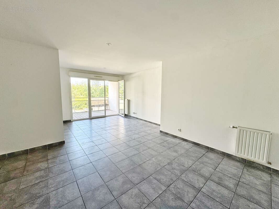 Appartement à PIERRE-BENITE