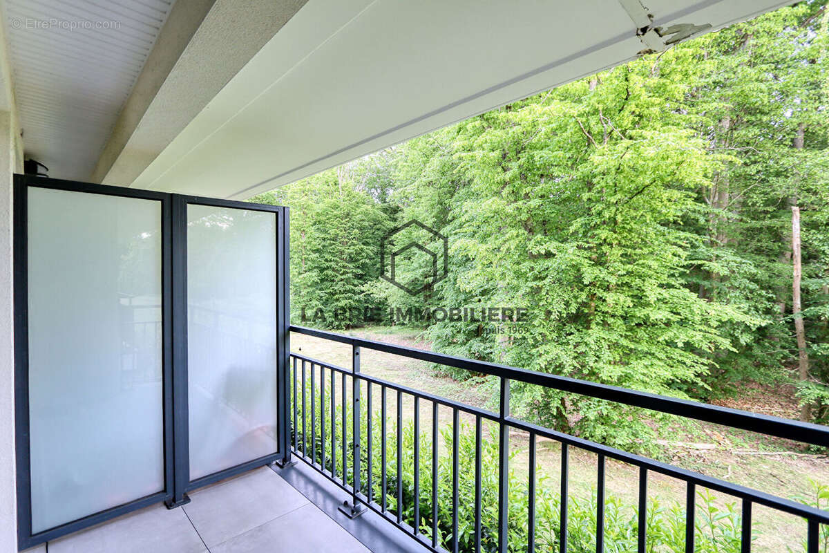 Appartement à EMERAINVILLE