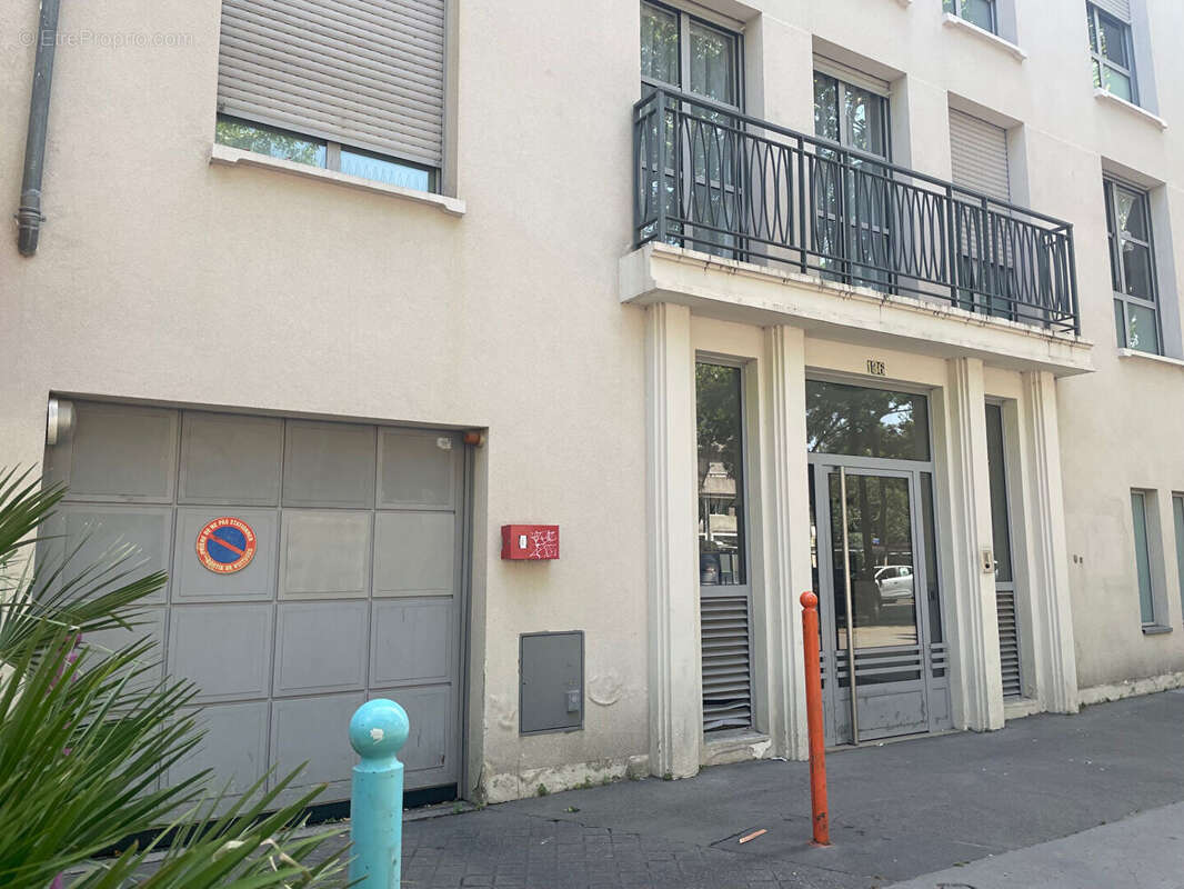 Parking à PARIS-20E