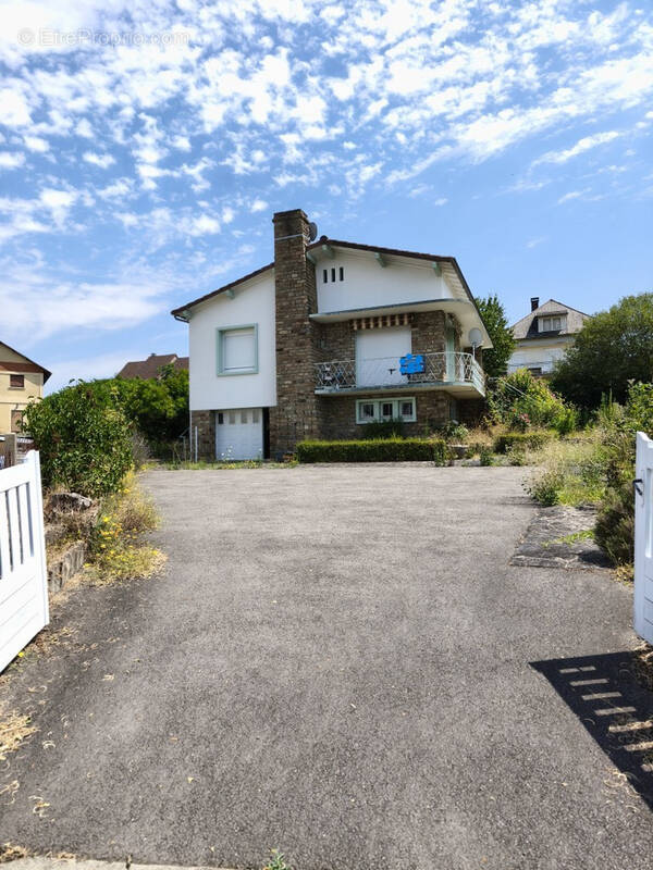 Maison à SAINT-YRIEIX-LA-PERCHE