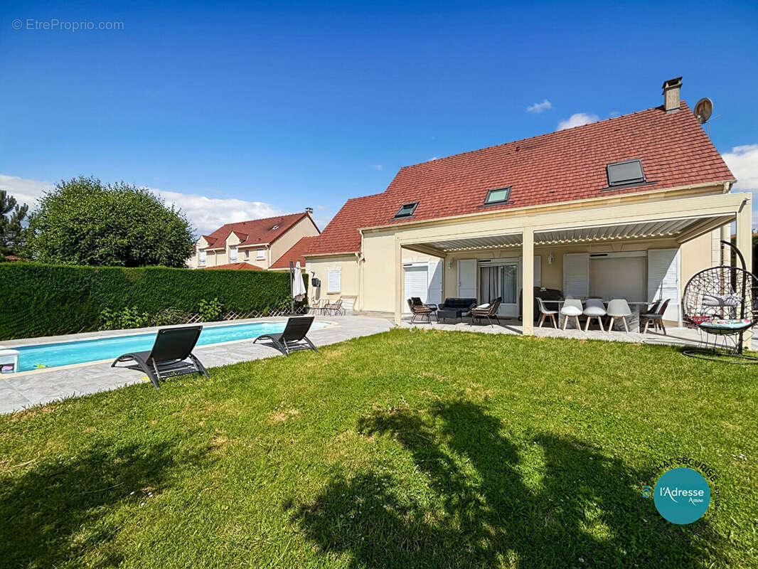 Maison à MENNECY