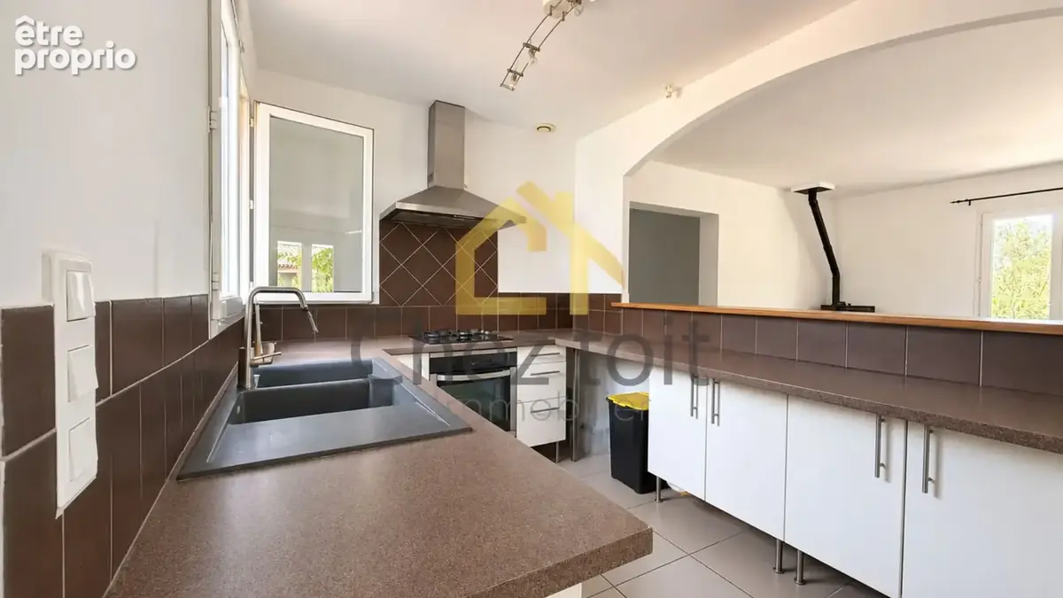 Maison de plain-pied 95 m² sur 1 300 m² de terrain - photo 6