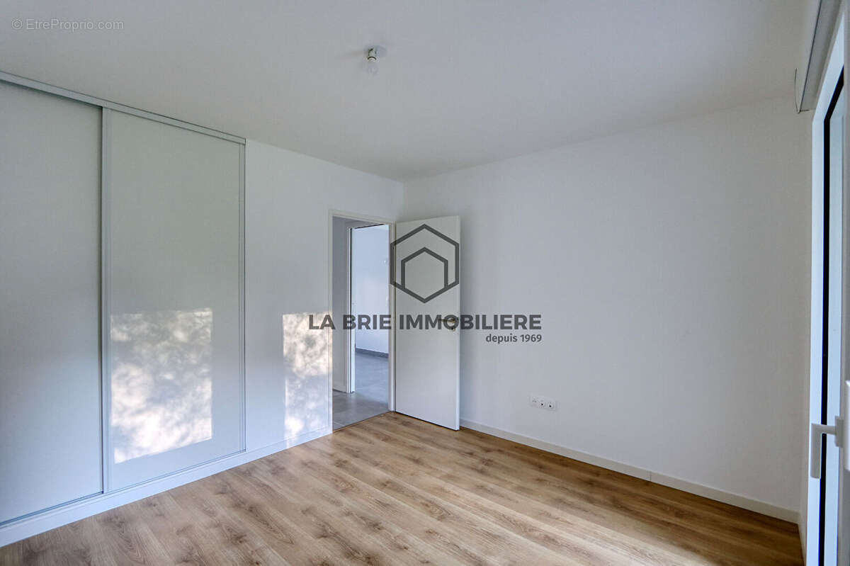 Appartement à RUBELLES