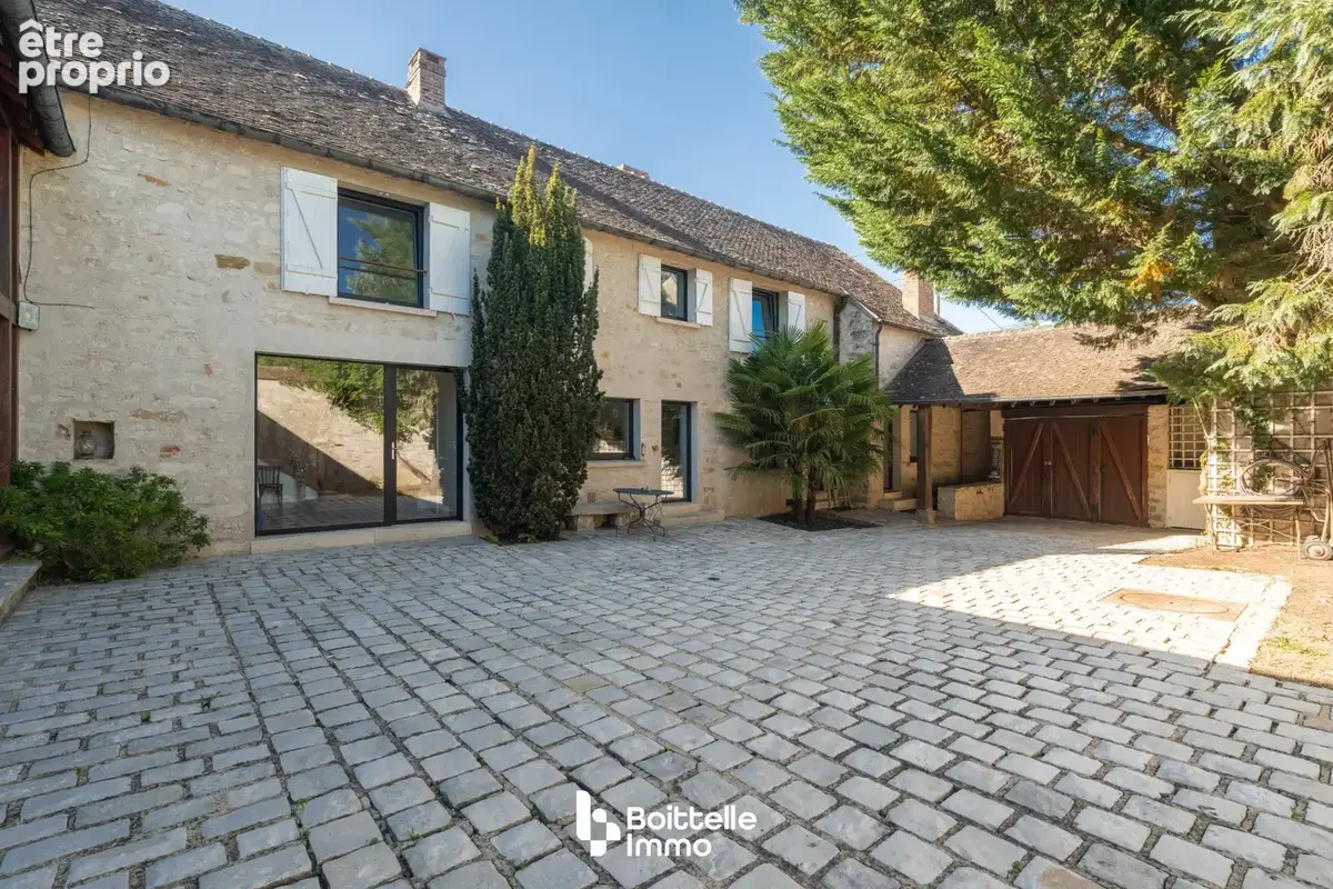 Maison 9 pièces 370 m² à vendre à Villiers-Sous-Grez (77760) - photo 2