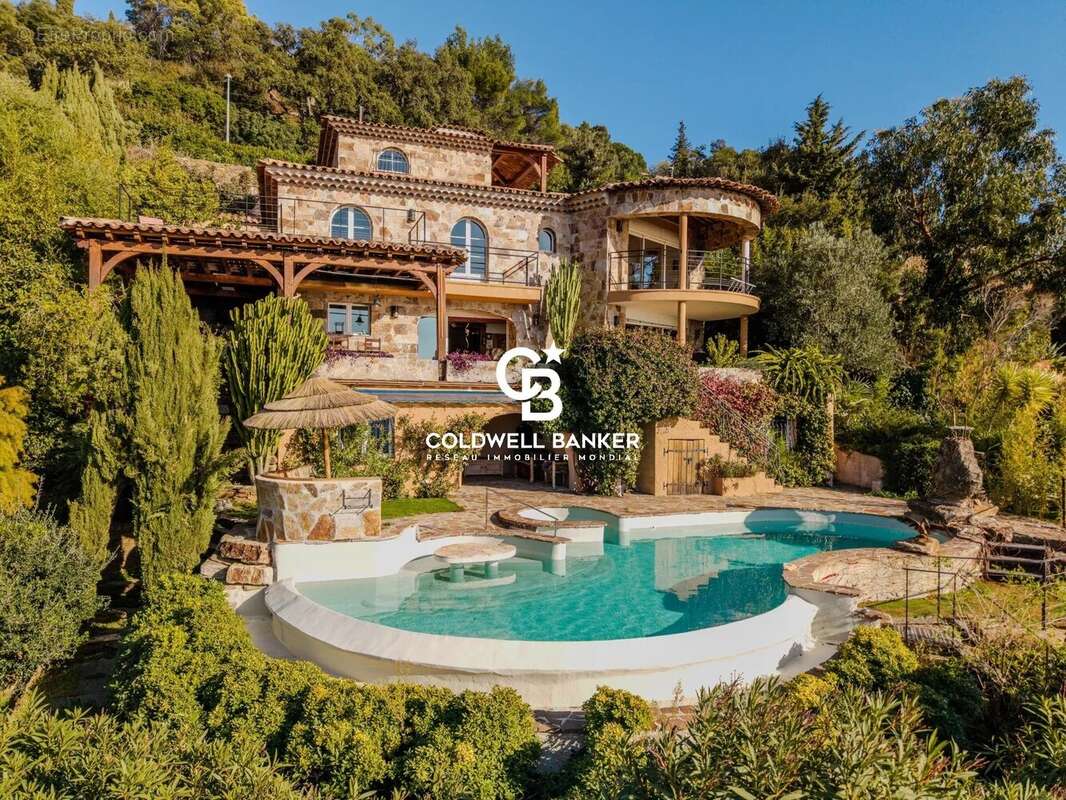 Maison à RAYOL-CANADEL-SUR-MER