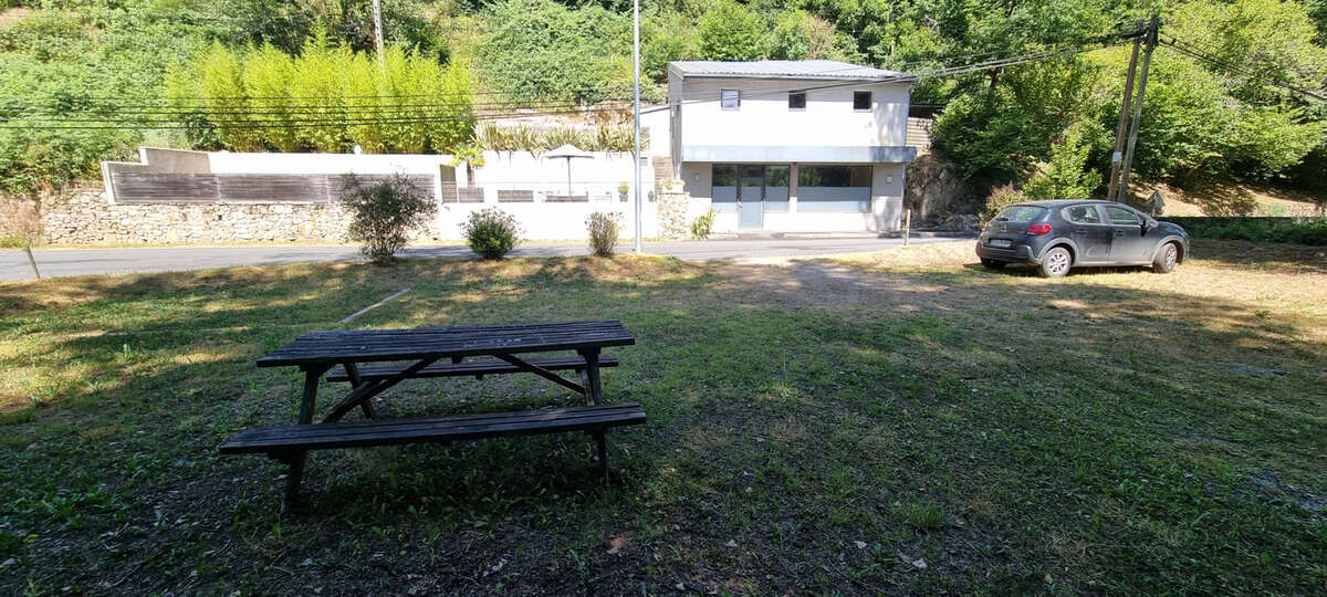 Maison à ENTRAYGUES-SUR-TRUYERE