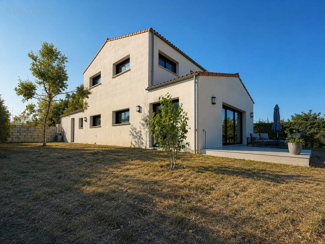 Maison à MORNAC-SUR-SEUDRE
