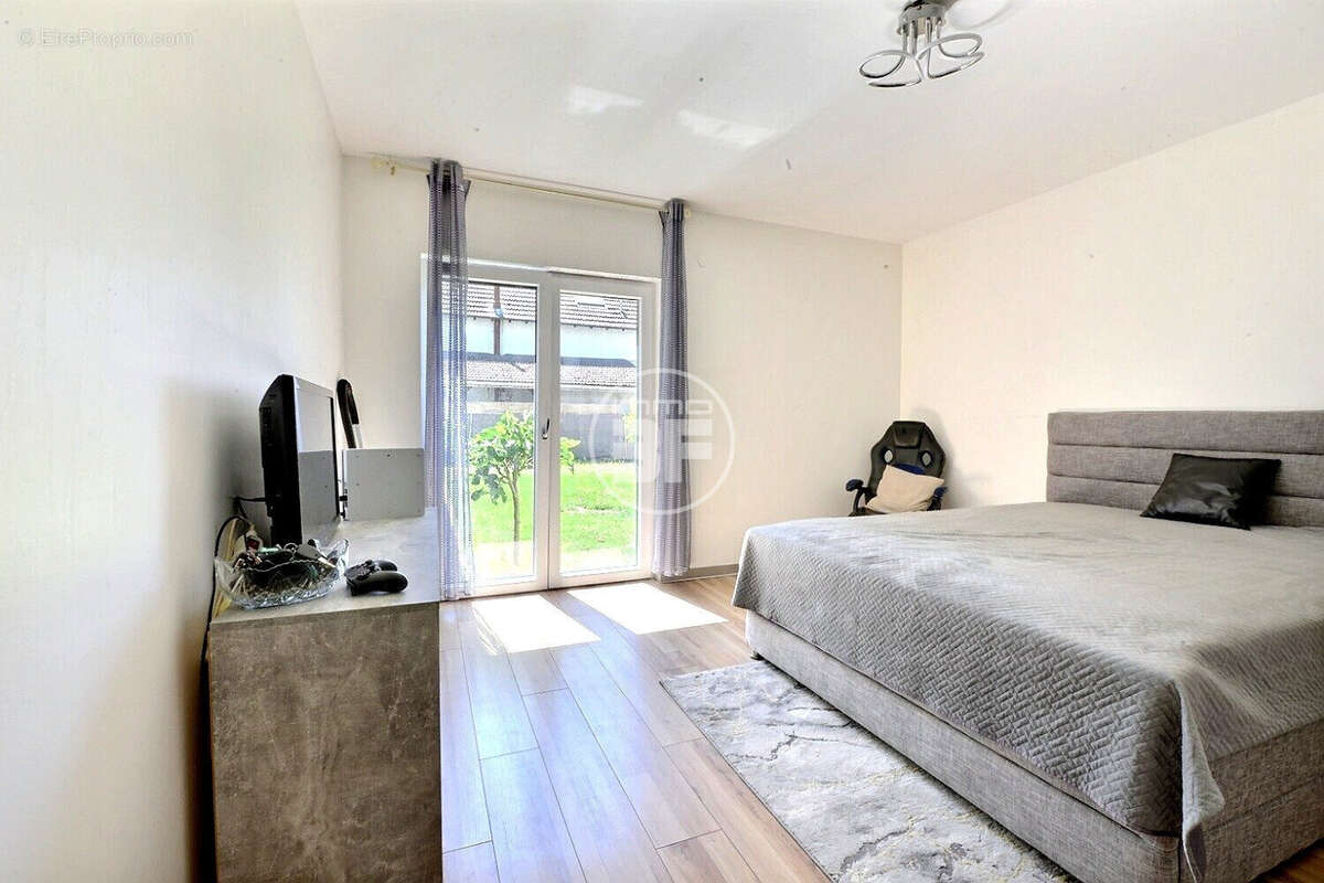 Maison 238 m² à Kembs  - photo 6