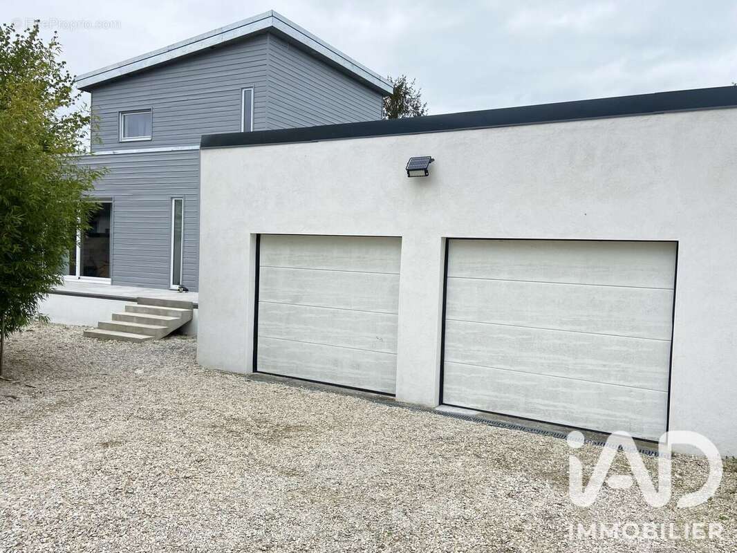 Maison 110 m² à Boissise-Le-Roi  - photo 2