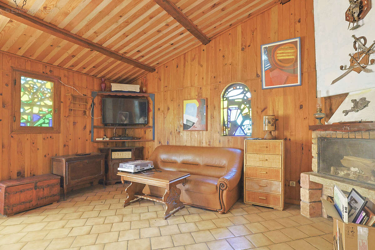 Maison à SOLLIES-TOUCAS