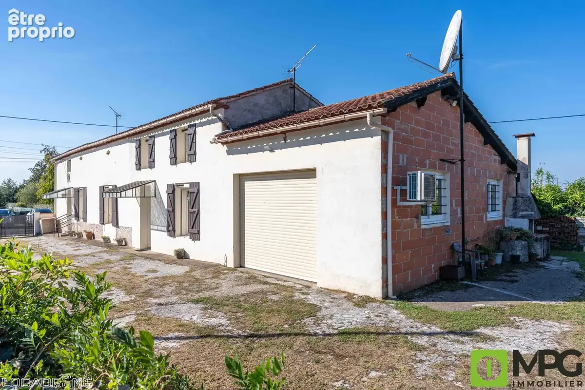 BIAS, maison de plain pied type longère rénovée avec garage et jardin - photo 13